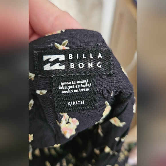 BILLABONG Just Beachy Floral Print Top In Black/yellow Multi. Size Small - Picture 13 of 16